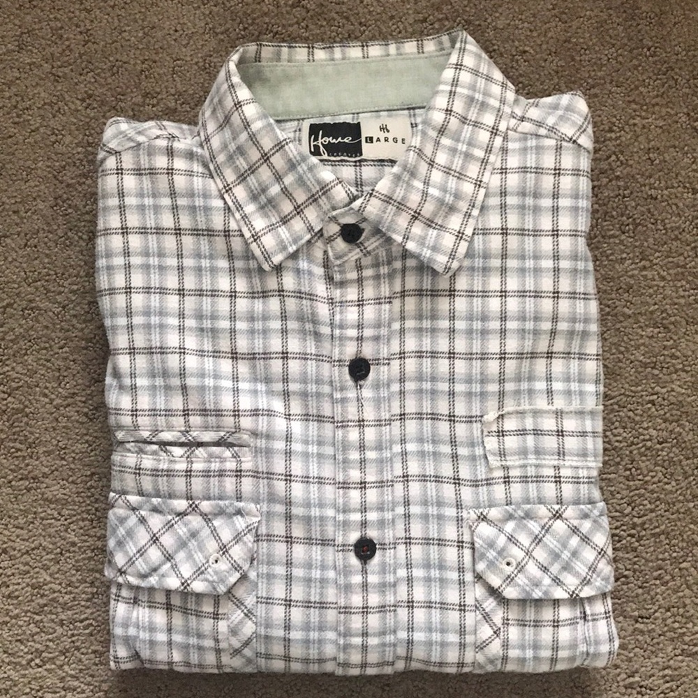 Men’s plaid button down flannel shirt
